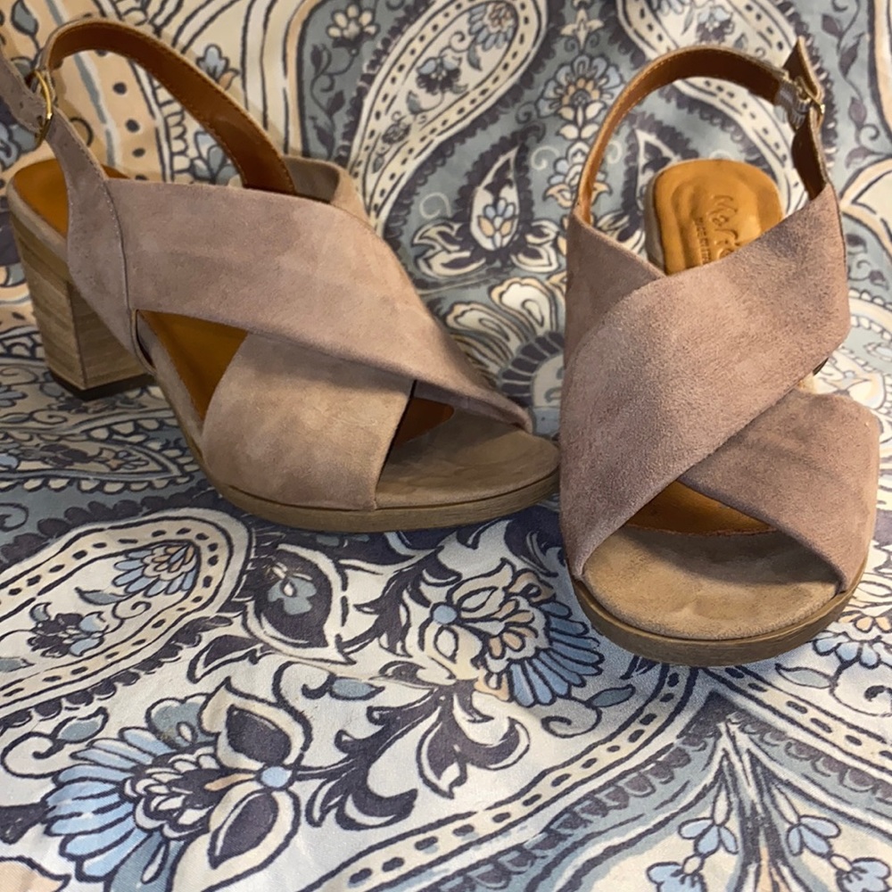 Wedge heels that are tan ~Size 8 1/2